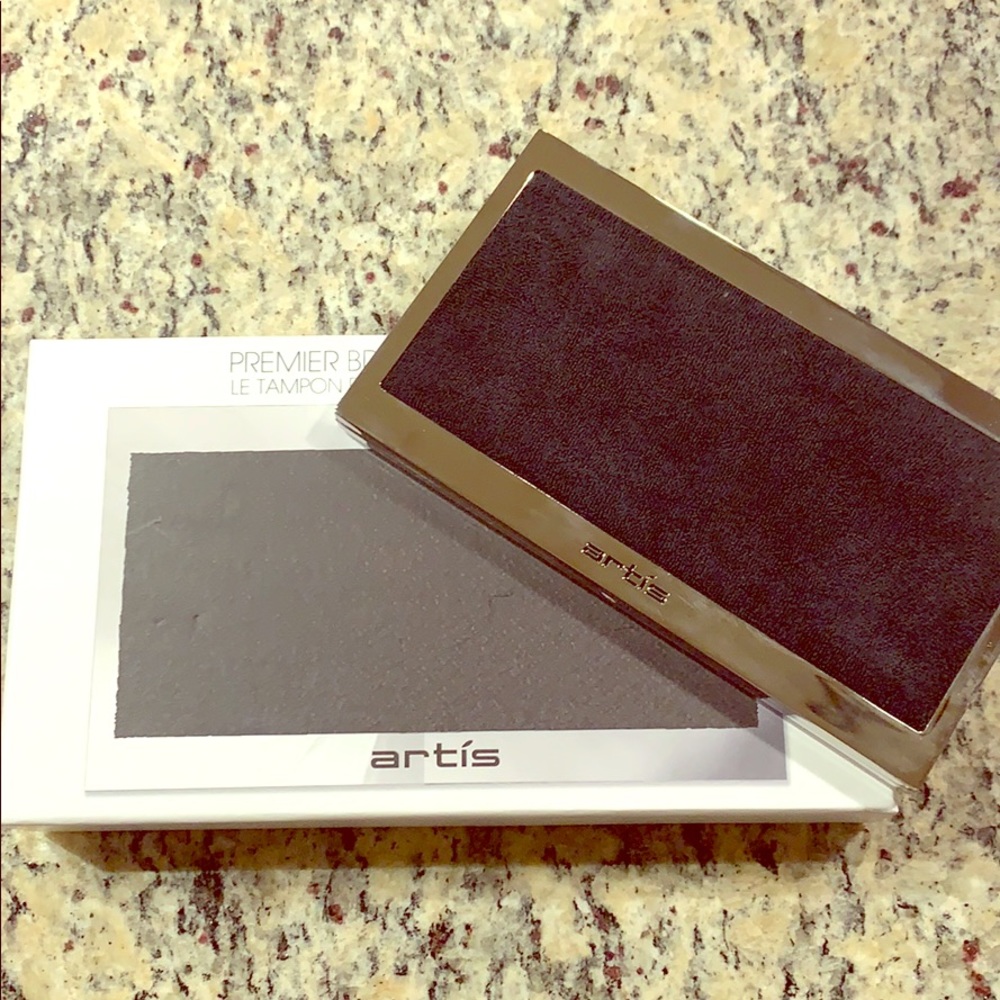 Artis Premier Brush Cleaning Pad